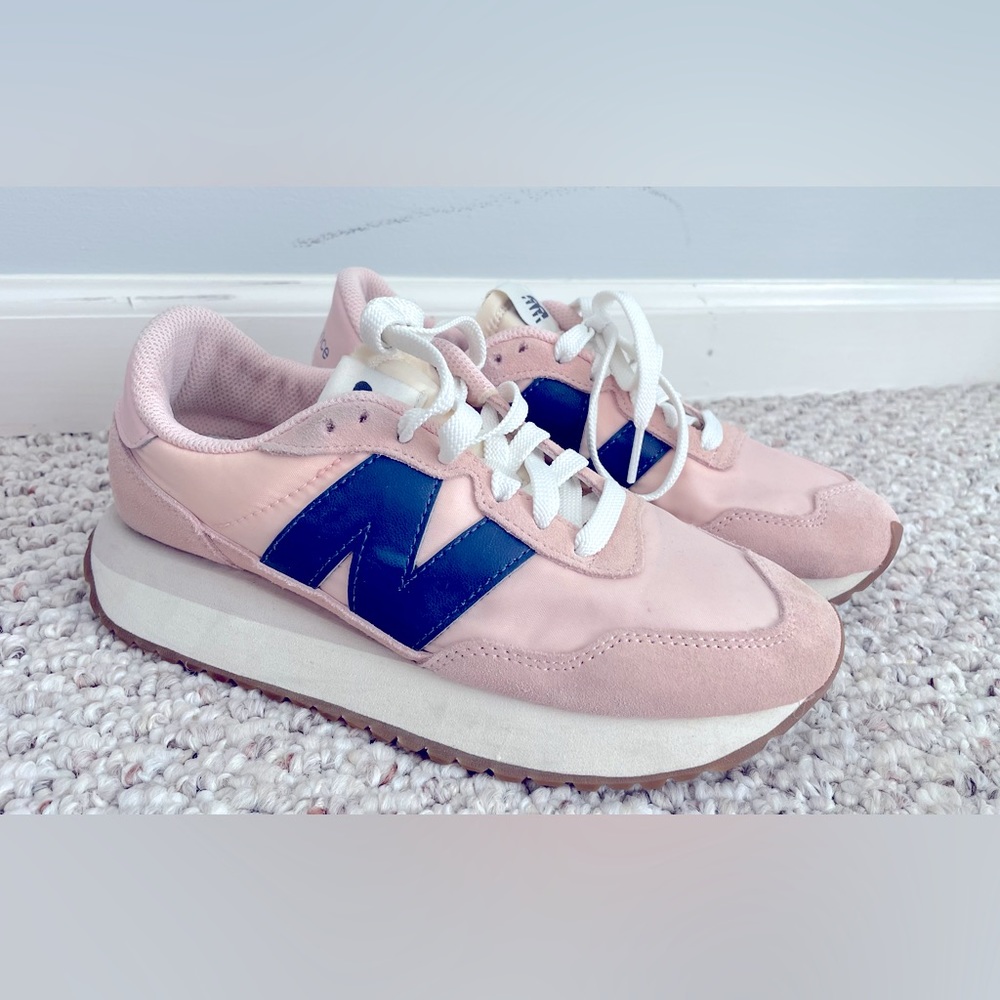 New Balance 237